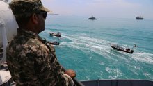 Iranski ratni brod prvi put prešao ekvator, nosi dronove i projektile. Nitko ne zna gdje ide