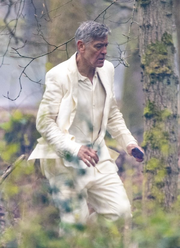 George Clooney snimljen usred šume u rastresenom stanju