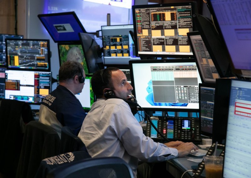 Na Wall Streetu Dow Jones pao, Nasdaq na rekordnoj razini